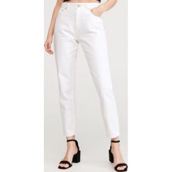 Jeansy mom - Biały. Białe jeansy damskie Reserved. Za 119,99 zł.