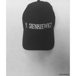 Czapka H. Sienkiewicz. Szare czapki damskie marki Pakamera, z nadrukiem, z bawełny. Za 69,00 zł.