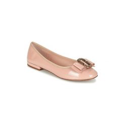 Baleriny Marc Jacobs INTERLOCK ROUND TOE. Różowe baleriny damskie marki Marc Jacobs, bez wzorów, bez obcasa. Za 1151,20 zł.
