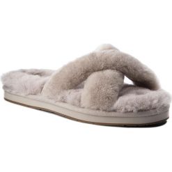 Kapcie UGG - W Abela 1017548 W/Will. Szare klapki damskie Ugg, bez wzorów, ze skóry, bez obcasa. W wyprzedaży za 289,00 zł.