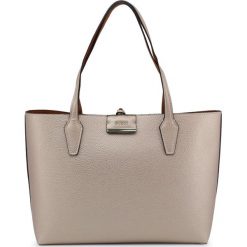 Guess Torebka damska na zakupy HWMM64_22150. Torebki klasyczne damskie Guess, z aplikacjami, ze skóry, do ręki, bez dodatków. Za 428,00 zł.
