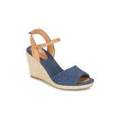 Sandały Pepe jeans SHARK DENIM. Niebieskie sandały damskie marki Pepe Jeans, z denimu. Za 231,20 zł.
