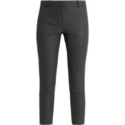 Fiveunits KYLIE CROP Spodnie materiałowe nuvo dark grey. Szare spodnie damskie marki Fiveunits, z elastanu. Za 459,00 zł.