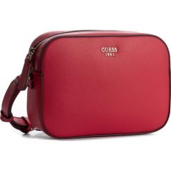 Torebka GUESS - Kamryn HWVG66 91120 CNR. Czerwone listonoszki damskie marki Guess, z aplikacjami. W wyprzedaży za 249,00 zł.