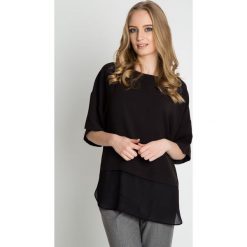 Luźna czarna bluzka z opuszczonym rękawem BIALCON. Czarne bluzki damskie BIALCON, bez wzorów, z materiału, eleganckie, bez kołnierzyka, bez rękawów. W wyprzedaży za 81,00 zł.