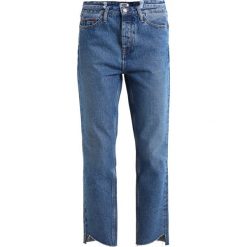 Tommy Jeans HIGH RISE IZZY Jeansy Slim Fit tommy jeans mid blue rigid. Niebieskie jeansy damskie marki Tommy Jeans. W wyprzedaży za 356,85 zł.