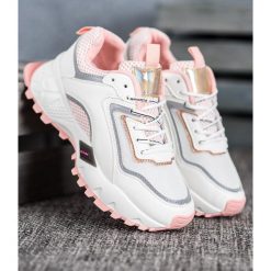 Sneakersy z jasnorÓŻowĄ podeszwĄ. Różowe sneakersy damskie SHELOVET, ze skóry ekologicznej. Za 99,90 zł.