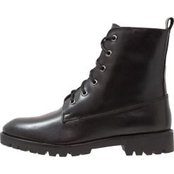 Botki damskie: Bianco CHUNKY LACED UP Botki sznurowane black