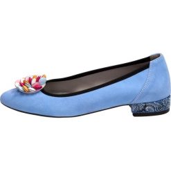 POLSKIE baleriny damskie SUZANA 4024Z BLUE. Niebieskie baleriny damskie Suzana, bez wzorów, ze skóry, klasyczne, na wysokim obcasie, na obcasie. W wyprzedaży za 249,00 zł.