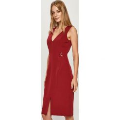 Trussardi Jeans - Sukienka. Czerwone sukienki damskie Trussardi Jeans, na co dzień, bez wzorów, z elastanu, casualowe, z włoskim kołnierzykiem, bez rękawów, mini, proste. Za 769,90 zł.