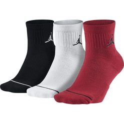 Skarpety Jordan Jumpman Quarter 3PPK (SX5544-011). Czerwone skarpetki męskie marki Jordan, z poliesteru. Za 59,99 zł.