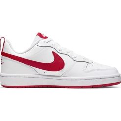 BUTY COURT BOROUGH LOW 2 (GS). Czerwone trampki i tenisówki damskie Nike, bez wzorów, ze skóry, bez zapięcia. Za 209,99 zł.