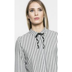 Review - Koszula. Szare koszule body damskie marki Review, s, w paski, z bawełny, klasyczne, z klasycznym kołnierzykiem. W wyprzedaży za 89,90 zł.