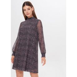 Mini sukienka ze stójką - Czarny. Czarne sukienki damskie Mohito, s, mini. Za 119,99 zł.