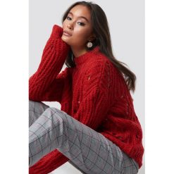 Moves Sweter Fiolina - Red. Czerwone golfy damskie marki Moves, z dzianiny. Za 303,95 zł.