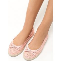 Pomarańczowe Espadryle Master Key. Brązowe baleriny damskie marki Born2be, w koronkowe wzory, z koronki, na płaskiej podeszwie. Za 39,99 zł.