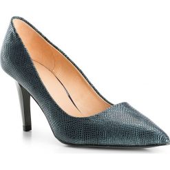 Buty damskie. Niebieskie czółenka damskie Wittchen, bez wzorów, ze skóry, bez obcasa. W wyprzedaży za 199,90 zł.