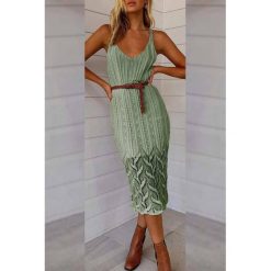 Sukienka AVERDA GREEN. Zielone sukienki damskie IVET, bez wzorów, eleganckie, bez kołnierzyka, z długim rękawem, długie, maxi. W wyprzedaży za 89,00 zł.