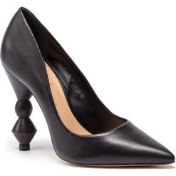 Szpilki SCHUTZ - S 20621 0001 0006 U Black. Czarne półbuty damskie Schutz, bez wzorów, ze skóry ekologicznej, eleganckie, bez obcasa, na obcasie, bez zapięcia. Za 679,00 zł.