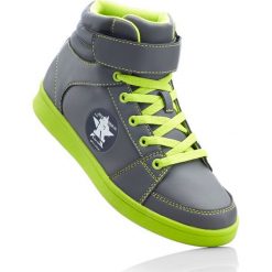 Sneakersy bonprix szaro-żółty neonowy. Szare buty sportowe dziewczęce marki bonprix, z aplikacjami, z okrągłym noskiem, na sznurówki. Za 79,99 zł.