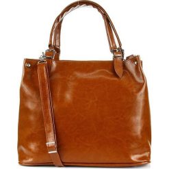 Kuferek ze skóry naturalnej DAN-A T253 camel - camel. Brązowe kuferki damskie DAN-A, bez wzorów, ze skóry, eleganckie, bez dodatków. Za 279,99 zł.