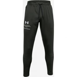 Under Armour Spodnie dresowe Czarny. Czarne spodnie męskie Under Armour, s, bez wzorów, z poliesteru. Za 378,95 zł.