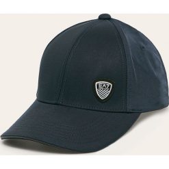 EA7 Emporio Armani - Czapka. Niebieskie czapki męskie EA7 Emporio Armani, bez wzorów, z bawełny. W wyprzedaży za 229,90 zł.