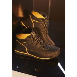 Czarne Skórzane Trapery La Conner. Czarne buty trekkingowe męskie Born2be, bez zapięcia. W wyprzedaży za 179,99 zł.