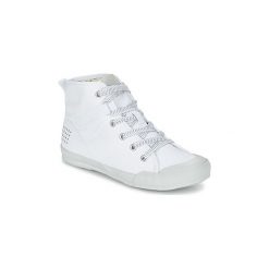 Buty TBS OLIVIAH. Białe trampki i tenisówki damskie TBS, bez wzorów, bez zapięcia. Za 139,30 zł.