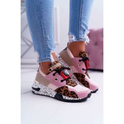 Sportowe Damskie Buty Vices Różowe Million Reasons. Różowe buty sportowe damskie Tagless, bez wzorów, z tkaniny, sportowe. Za 119,00 zł.