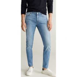 Mango Man - Jeansy Jude. Niebieskie jeansy męskie Mango Man, bez wzorów. Za 139,90 zł.