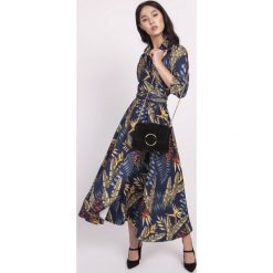 Sukienka midi rozkloszowana we wzory - 38. Sukienki damskie e-margeritka.pl, w paski, z poliesteru, eleganckie, bez kołnierzyka, z krótkim rękawem, krótkie, midi, rozkloszowane. Za 239,99 zł.
