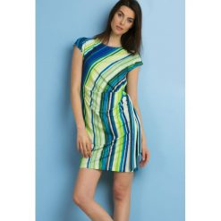 Sukienka w kolorowe paski. Niebieskie sukienki damskie Monnari, na lato, w paski, bez kołnierzyka, z krótkim rękawem, krótkie, mini. Za 129,50 zł.