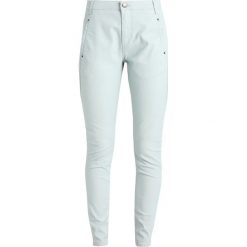Jeansy damskie: Fiveunits JOLIE Jeansy Slim Fit silentio coated