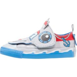 Trampki chłopięce: Converse CHUCK TAYLOR ALL STAR CREATURES BOSTON XLONDON TRANSPORT Tenisówki i Trampki wolf grey/italy blue/casino