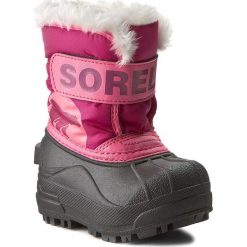 Śniegowce SOREL - Toddler Snow Commander NV1877 Tropic Pink/Deep Blush 652. Różowe śniegowce dziewczęce marki Sorel, bez zapięcia. W wyprzedaży za 189,00 zł.