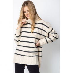 Sweter oversize w paski QUIOSQUE. Szare golfy damskie QUIOSQUE, w paski, ze skóry ekologicznej. Za 189,99 zł.