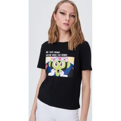 Koszulka Mojo Jojo -. Koszulki damskie Sinsay, s, bez wzorów, bez kołnierzyka. W wyprzedaży za 15,99 zł.