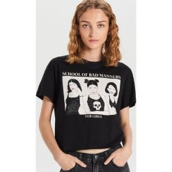 Koszulka We are creators - Czarny. Czarne koszulki damskie Cropp, xs. W wyprzedaży za 15,99 zł.