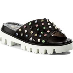 Klapki RED VALENTINO - PQ2S0A21 Nero 0NO 1. Czarne klapki damskie marki Red Valentino, z aplikacjami, ze skóry, bez obcasa. W wyprzedaży za 889,00 zł.