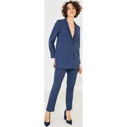 Simple - Żakiet. Szare marynarki i żakiety damskie Simple, z poliesteru, eleganckie. W wyprzedaży za 299,90 zł.