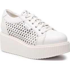 Sneakersy KARL LAGERFELD - KL42415 White Lthr 1. Białe półbuty damskie KARL LAGERFELD, ze skóry ekologicznej. W wyprzedaży za 649,00 zł.
