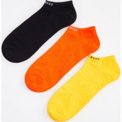 Skarpety stopki 3 pack - Pomarańczo. Białe skarpetki męskie Reserved, bez wzorów. Za 19,99 zł.