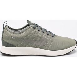 Nike Sportswear - Buty Dualtone Racer Se. Zielone buty sportowe męskie marki Nike Sportswear, z materiału, na sznurówki. W wyprzedaży za 199,90 zł.
