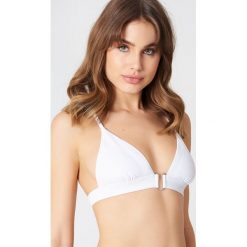NA-KD Swimwear Góra od bikini z metalową sprzączką - White. Białe bikini marki NA-KD Swimwear. Za 40,95 zł.