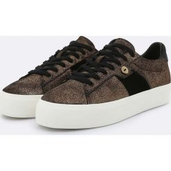 Skórzane sneakersy w kolorze czarno-brązowym. Pomarańczowe trampki męskie Faguo, z okrągłym noskiem, na sznurówki. W wyprzedaży za 171,95 zł.