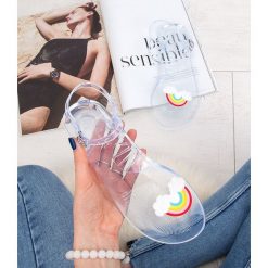 Sandałki damskie Ideal Shoes K-3700 Przezroczyste. Klapki damskie Ideal Shoes, bez wzorów, z tworzywa sztucznego, bez obcasa, na płaskiej podeszwie, bez zapięcia. Za 45,00 zł.