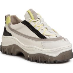 Sneakersy BRONX - 66305-AB Off White/L.Grey/Lime. Białe półbuty damskie Bronx, na co dzień, bez wzorów, ze skóry, bez obcasa, bez zapięcia. W wyprzedaży za 599,00 zł.