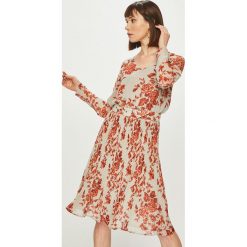 Pepe Jeans - Sukienka Natasha. Szare sukienki damskie Pepe Jeans, na co dzień, s, w paski, z poliesteru, casualowe, bez kołnierzyka, z długim rękawem, długie, midi, rozkloszowane. Za 399,90 zł.