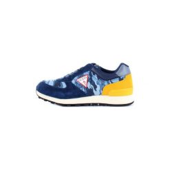 Buty Guess FM6CHAFAL12. Niebieskie trampki męskie Guess, z aplikacjami, bez zapięcia. Za 398,26 zł.